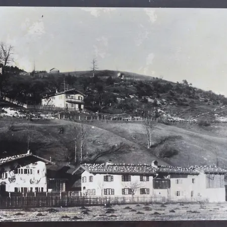 Hoelzlhaus -563- *