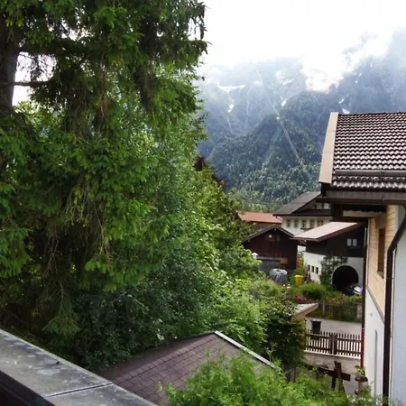Hoelzlhaus -563- 度假居 米滕瓦尔德