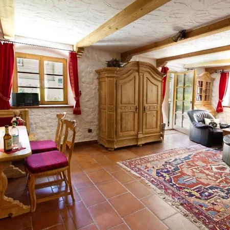 Hoelzlhaus -563- *
