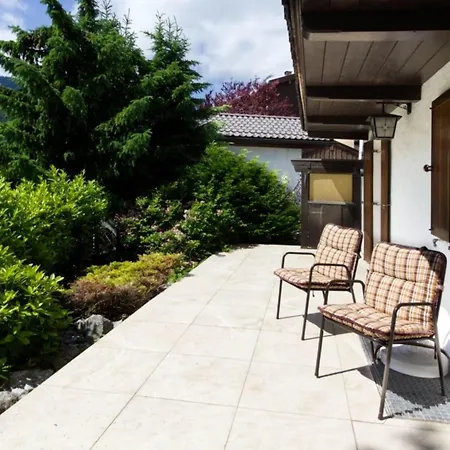 Hoelzlhaus -563- 度假居 *